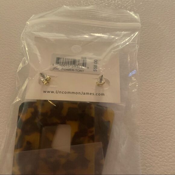 Uncommon James Powerhouse Tortoise Earrings - Picture 3 of 4